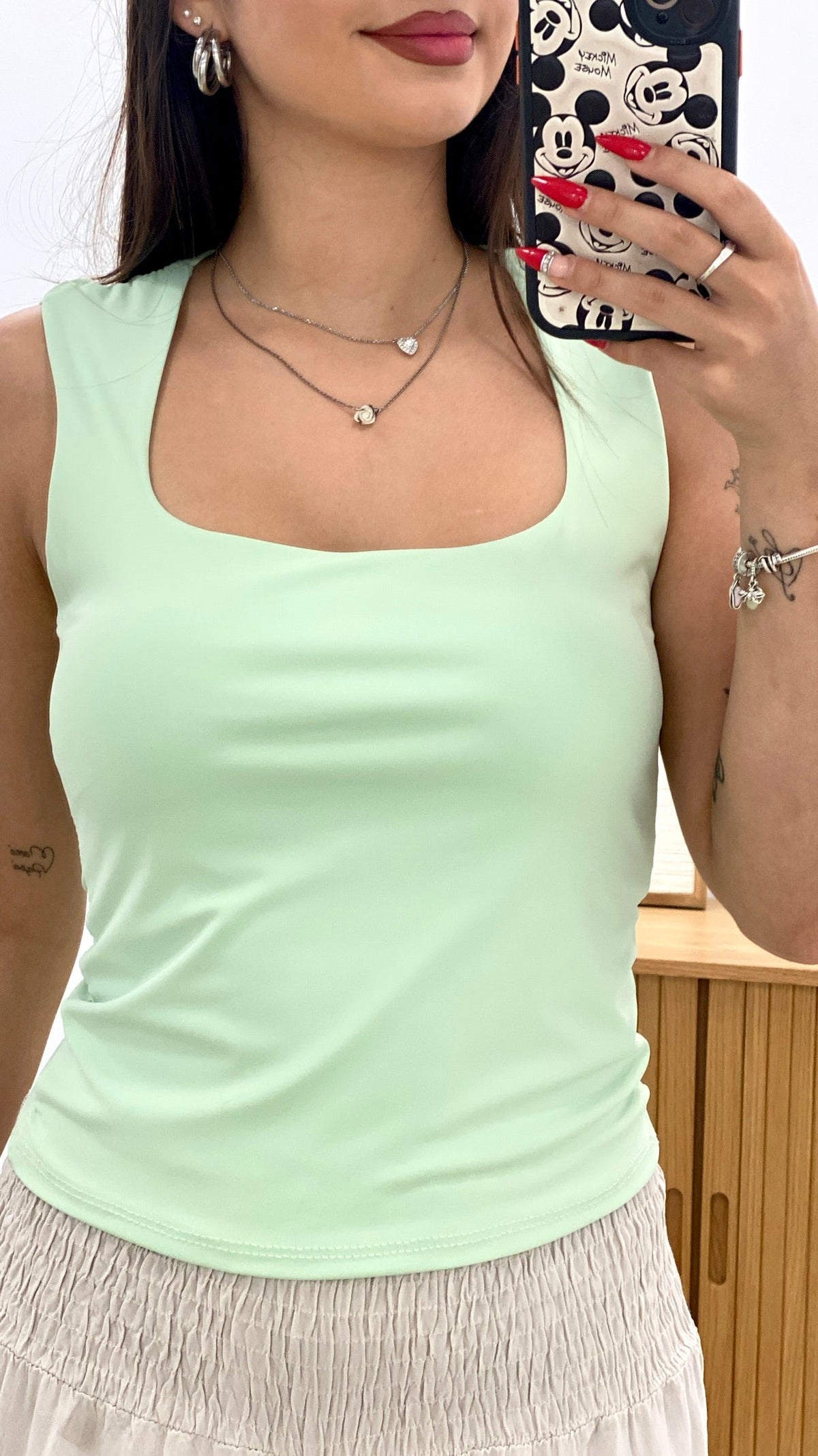 CAMISETA SIN MANGAS ESCOTE CUADRADO