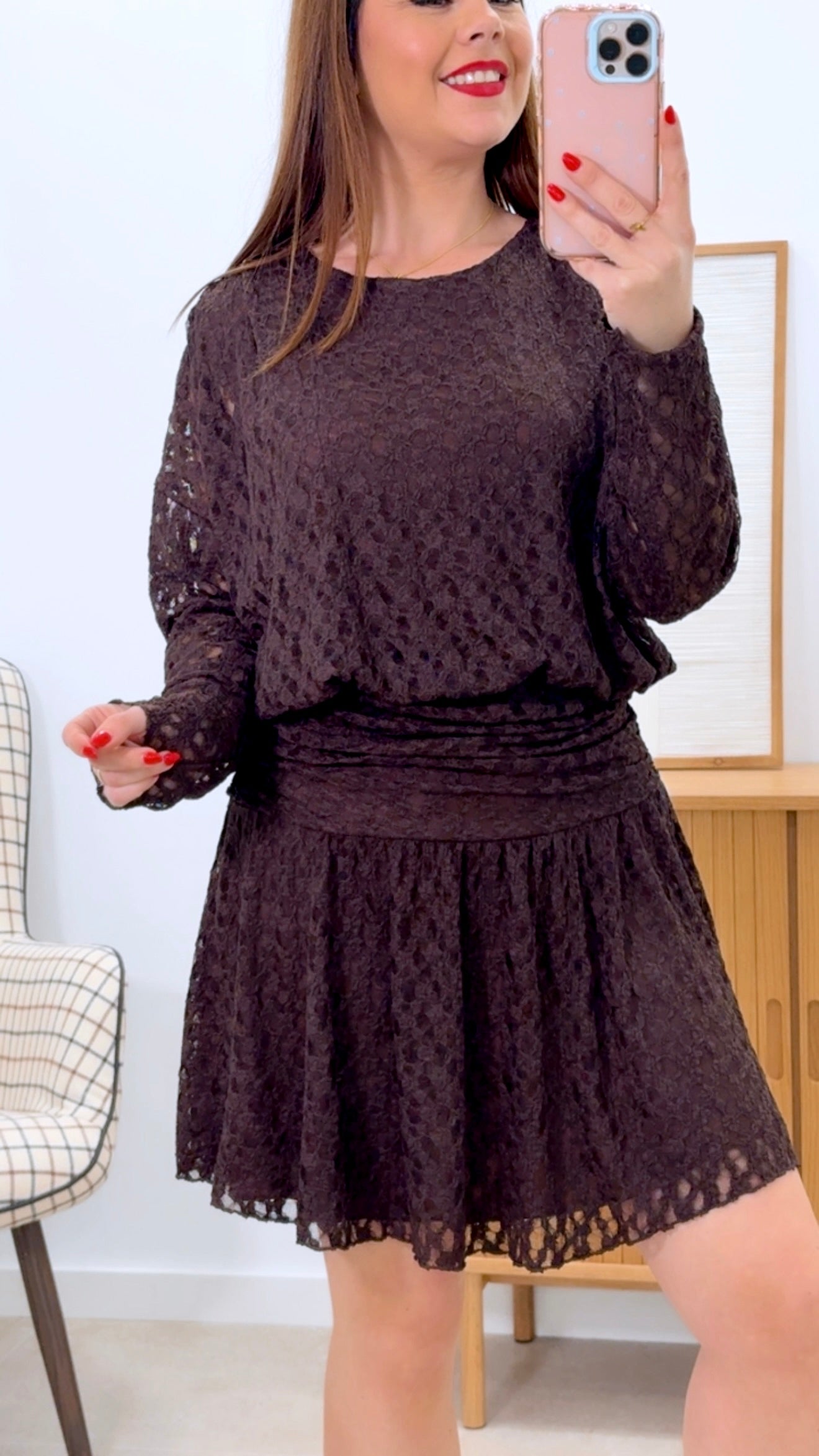 VESTIDO CORTO CALADO CON FORRO