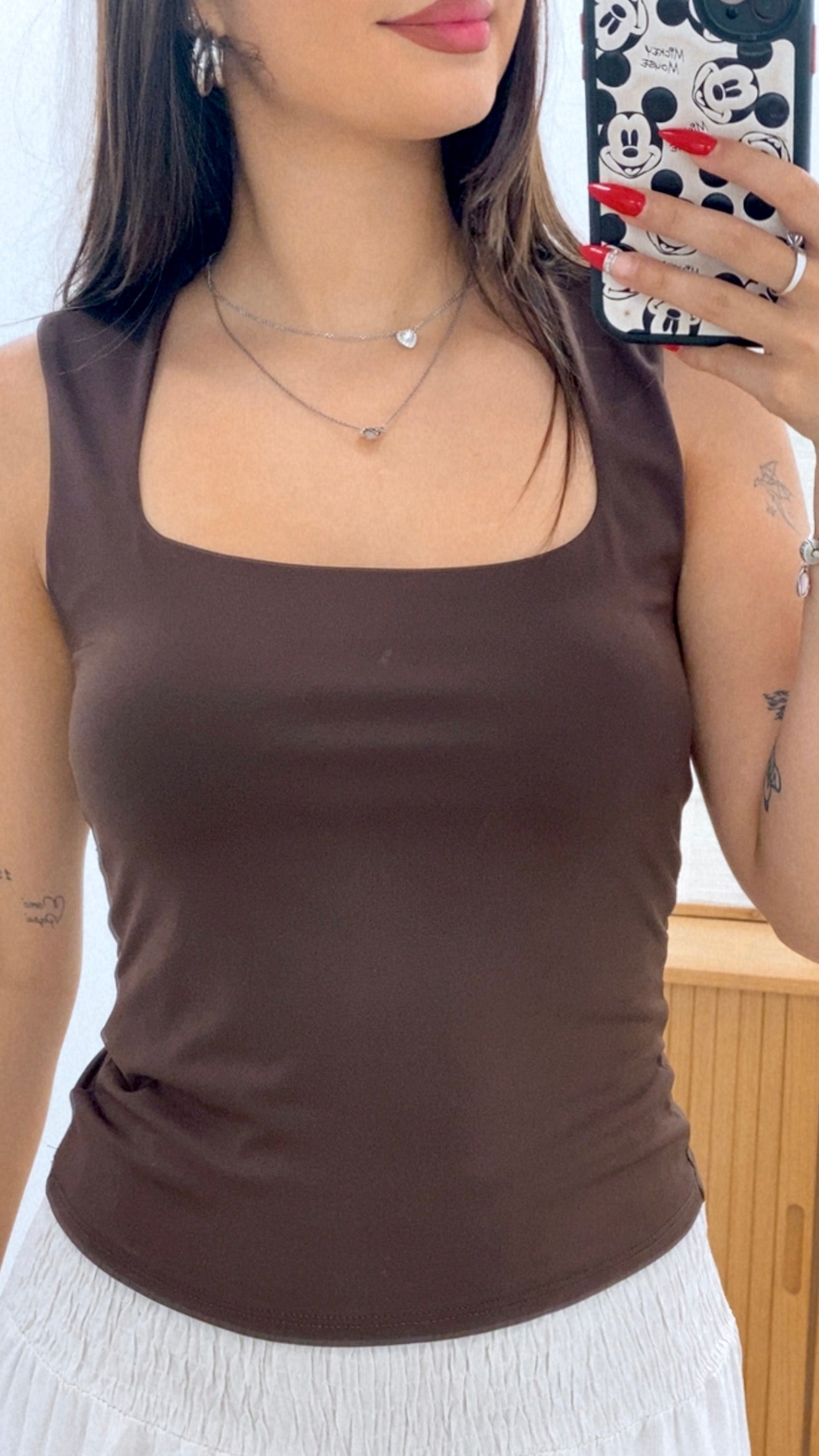 CAMISETA SIN MANGAS ESCOTE CUADRADO