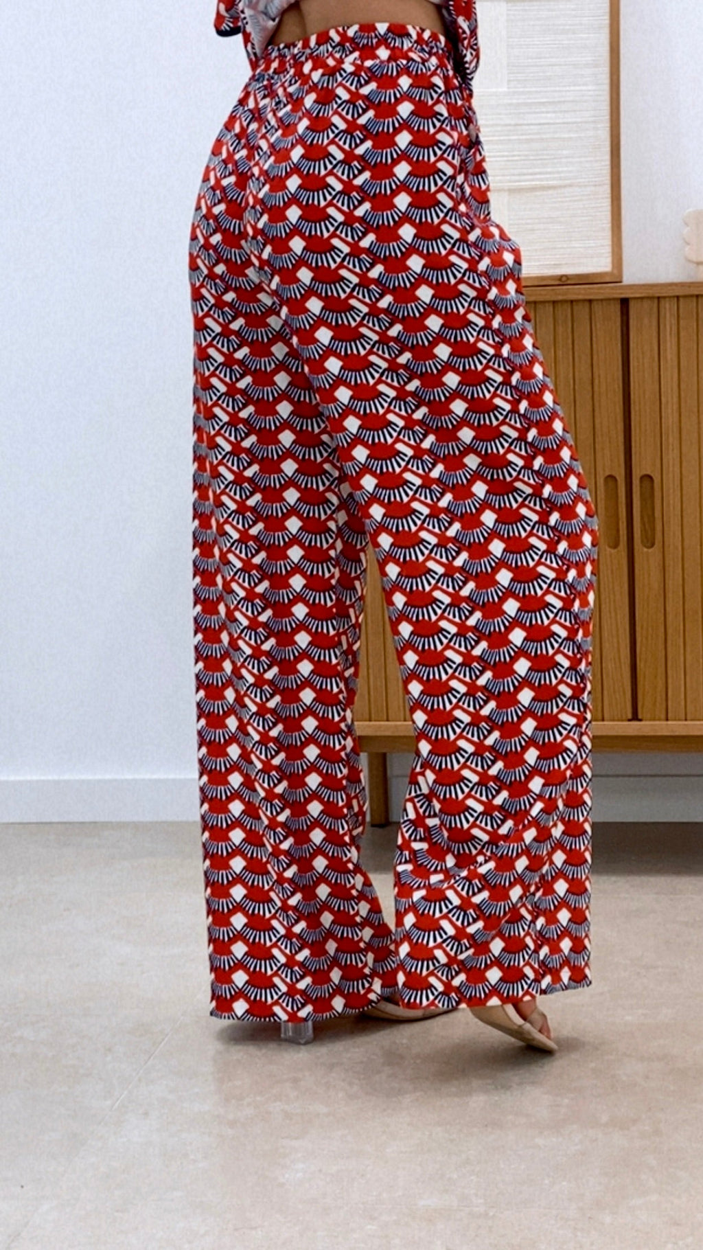 CONJUNTO DE CAMISA SIN MANGAS Y PANTALÓN ESTAMPADOS