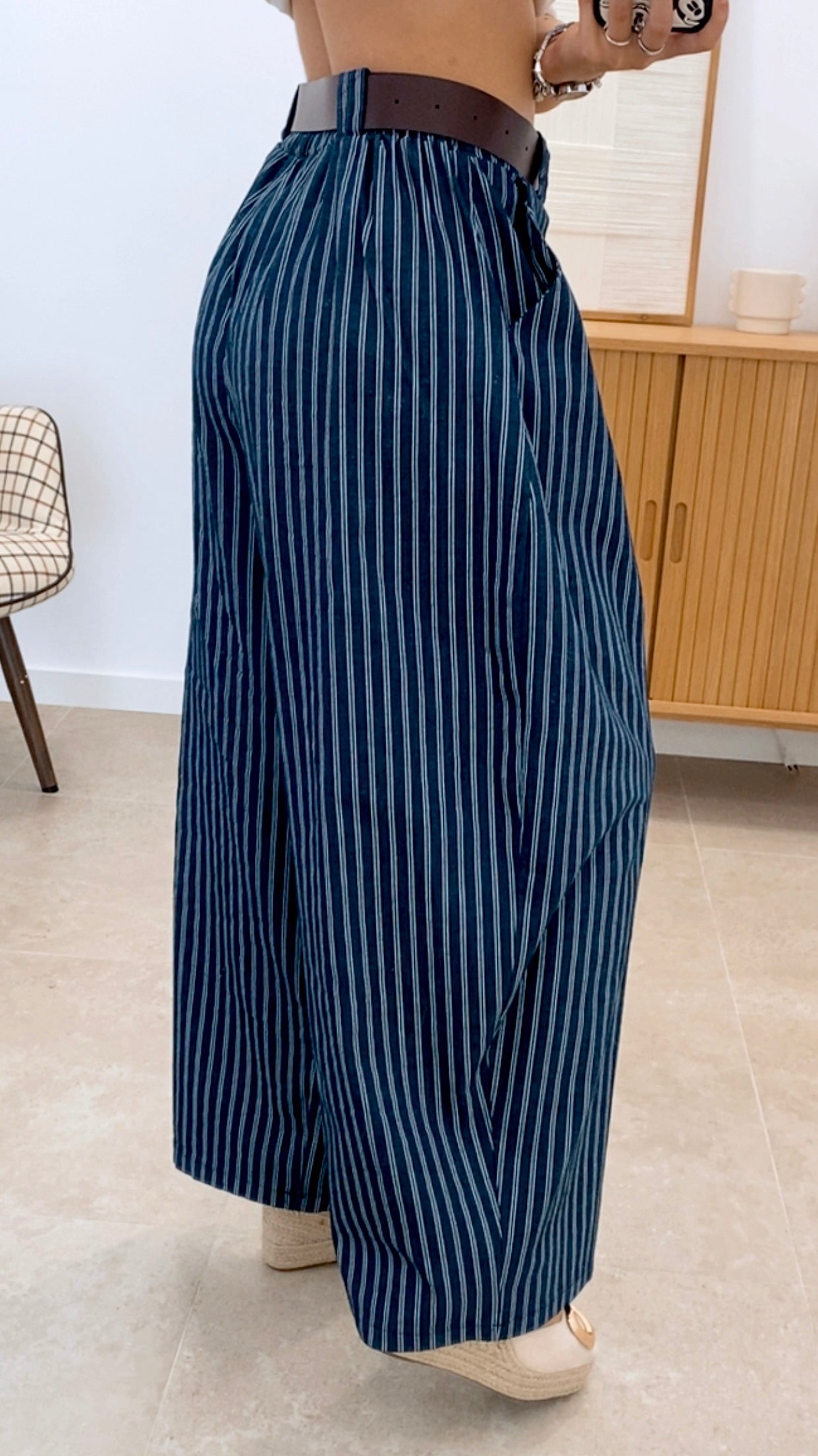 PANTALÓN + CINTURÓN POLIPIEL