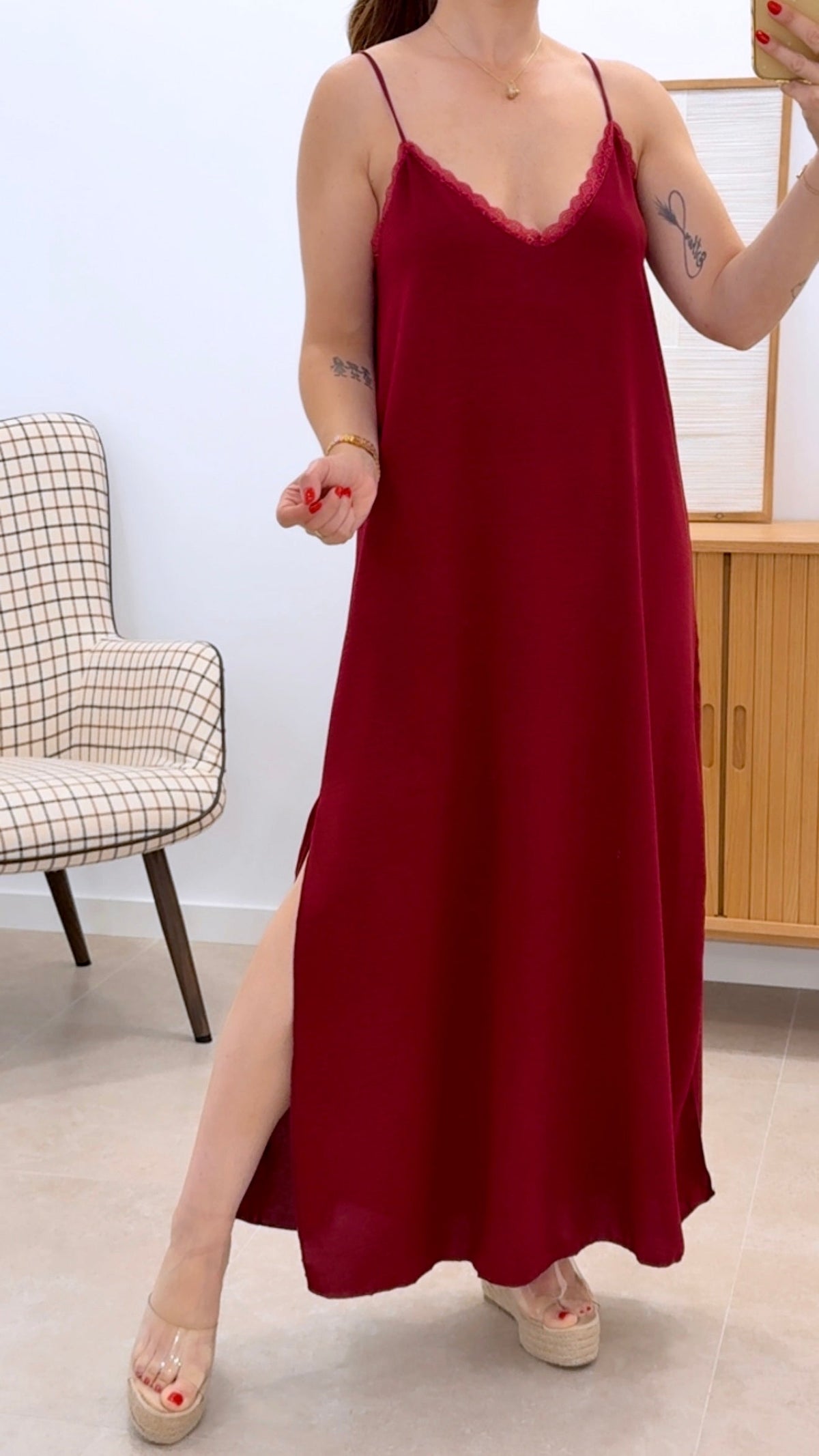 VESTIDO LENCERO