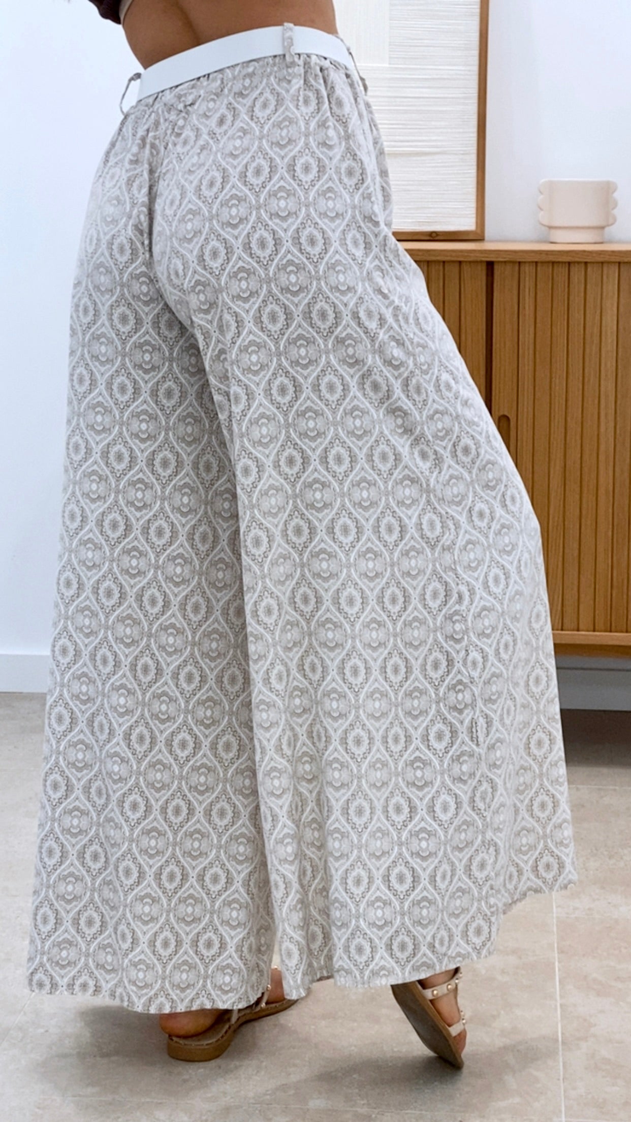 PANTALÓN PALAZZO ESTAMPADO + CINTURÓN