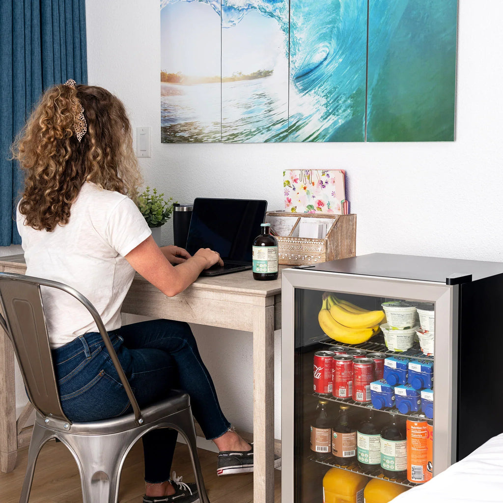 2026 Newair® Refrigerador de Bebidas Independiente de Acero Inoxidable – 126 Latas – 18,9"
