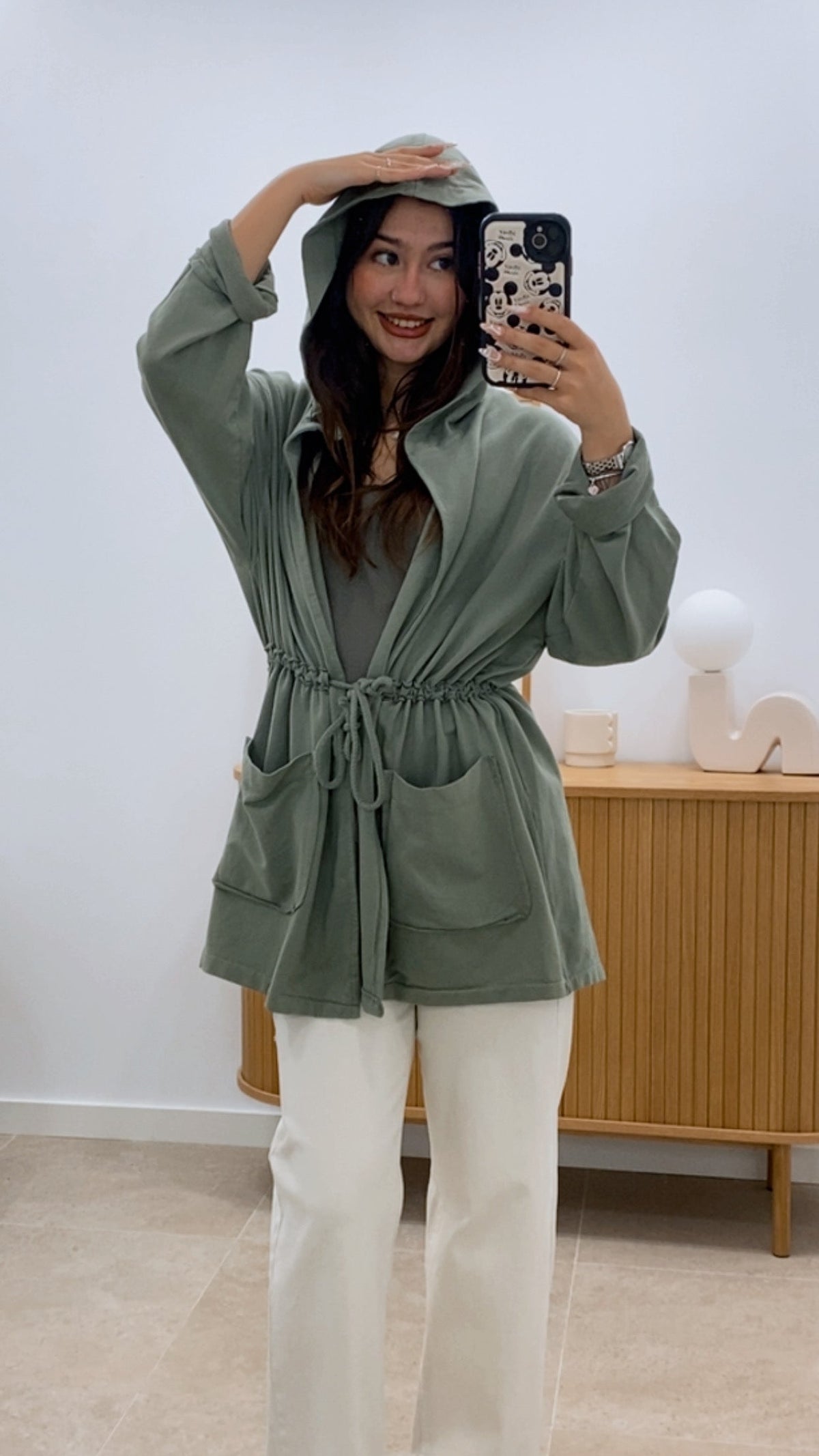 CHAQUETA CAPUCHA CORDÓN CINTURA