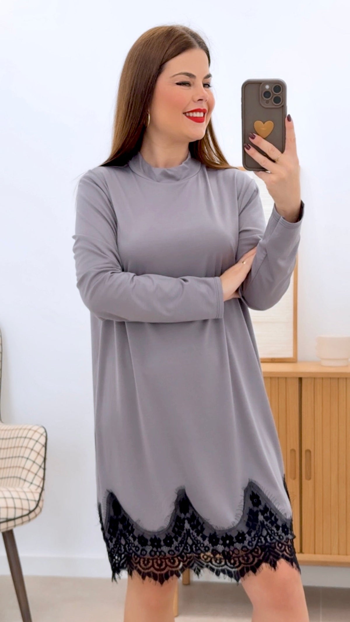 VESTIDO BAJO PUNTILLA