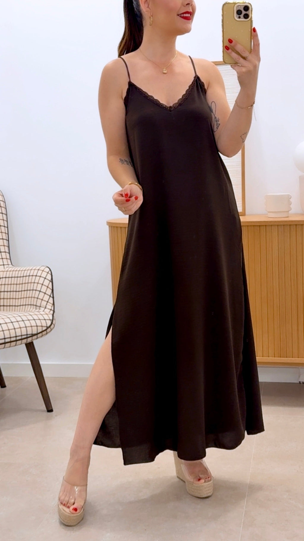 VESTIDO LENCERO