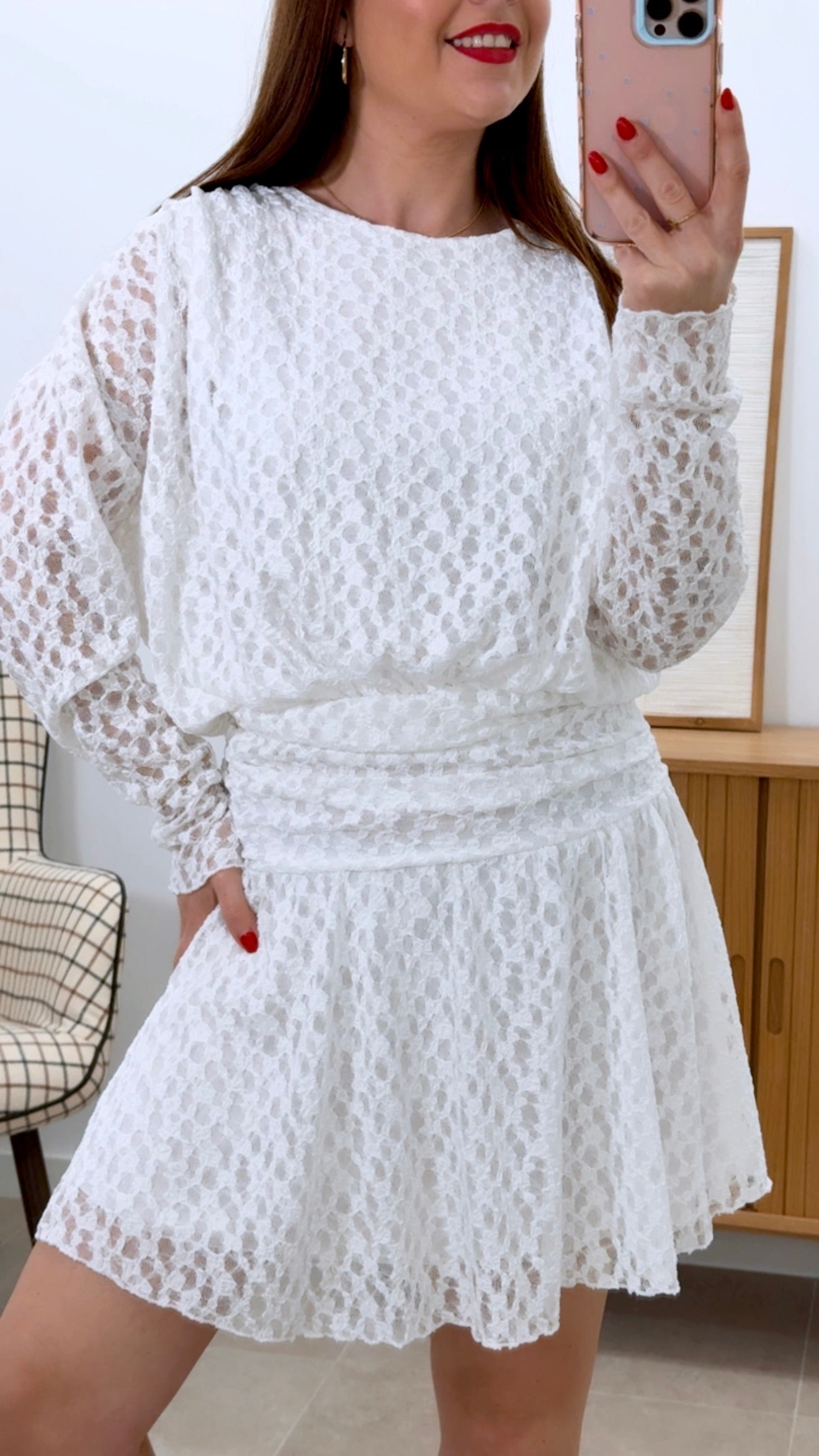 VESTIDO CORTO CALADO CON FORRO