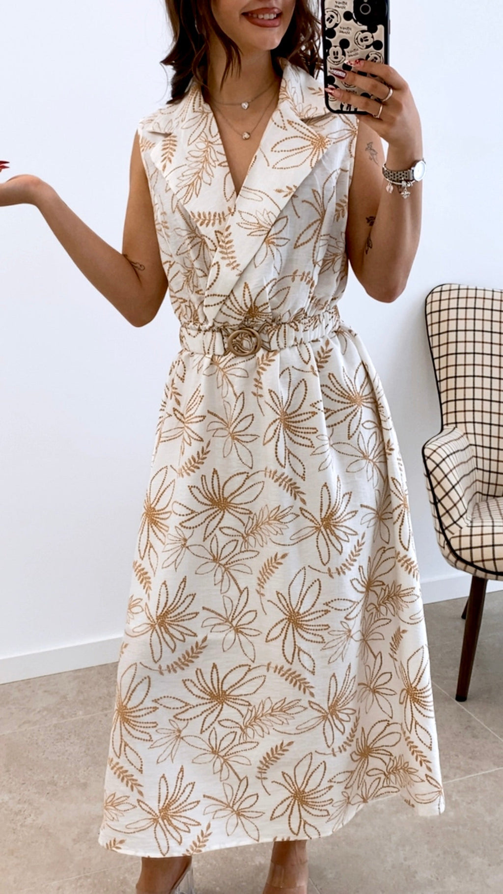 VESTIDO ESCOTE CRUZADO CON CINTURÓN ENGOMADO