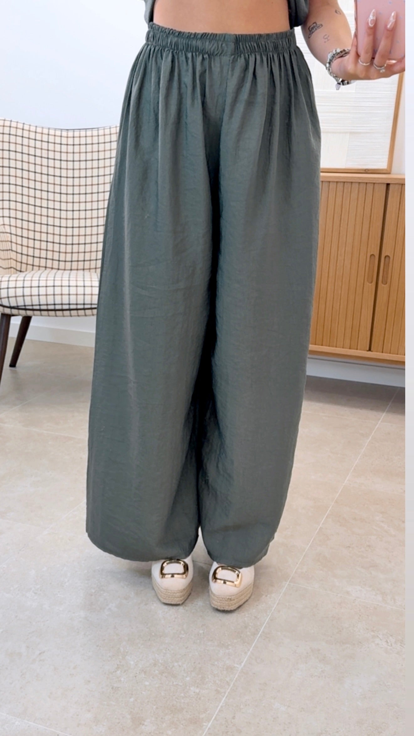 CONJUNTO LISO ANUDADO TOTAMONA en Talla Única Pantalón con Cintura Engomada y Camiseta de Manga Corta 85% Viscosa 15% Nylon Suave y Duradero Look Casual Cómodo