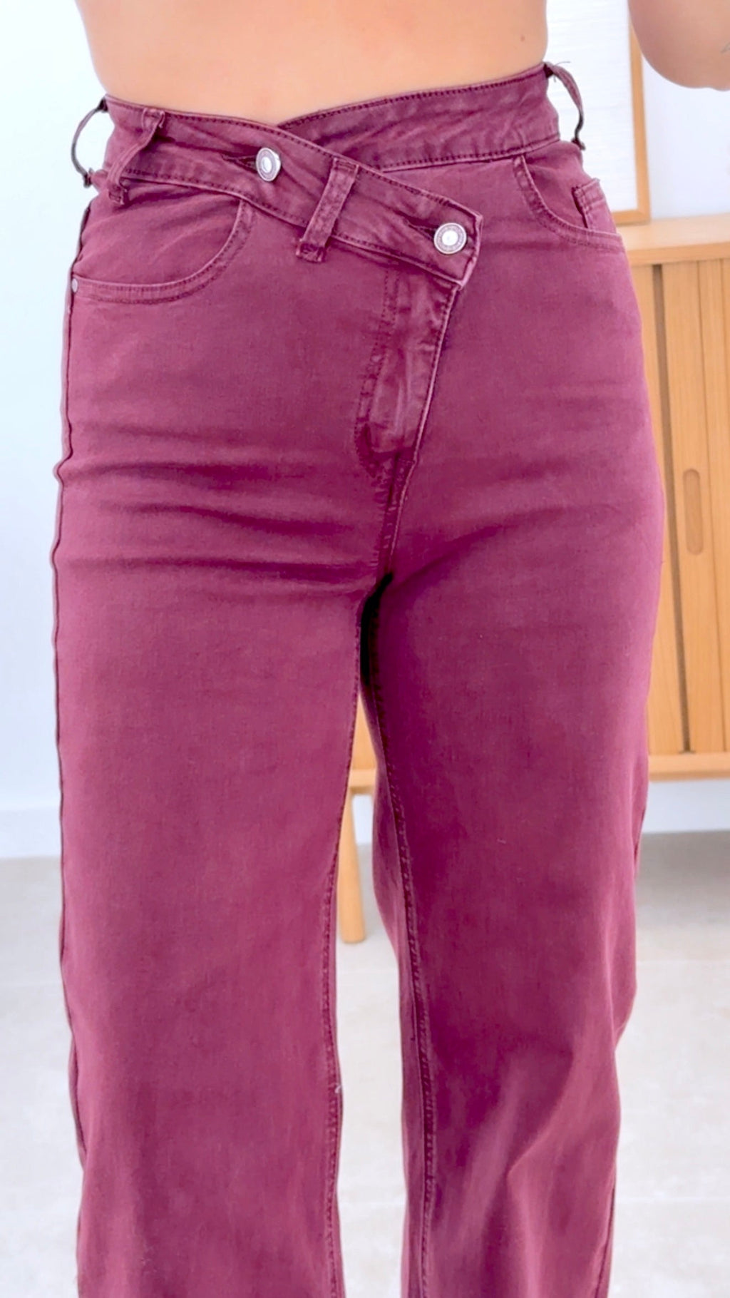 PANTALÓN CRUZADO GRANATE