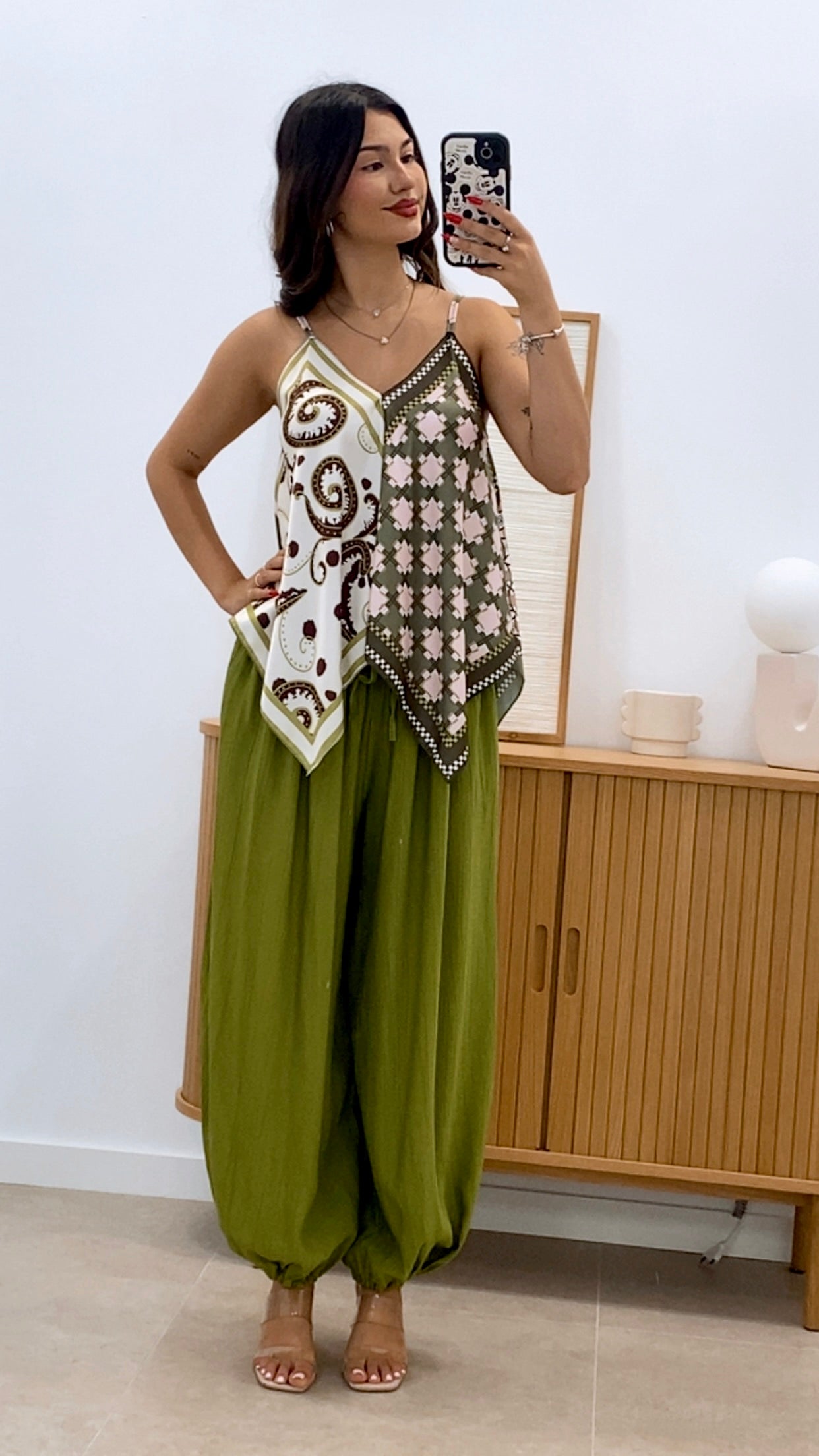 TOP ASIMÉTRICO ESTAMPADO Y TIRANTES