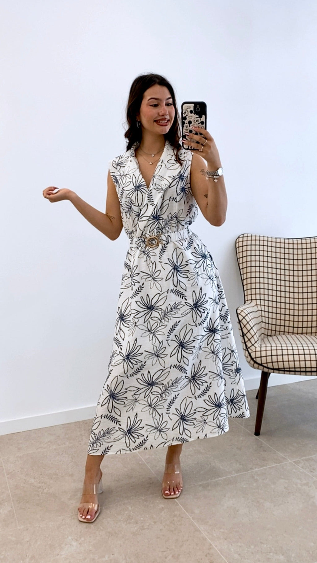 VESTIDO ESCOTE CRUZADO CON CINTURÓN ENGOMADO