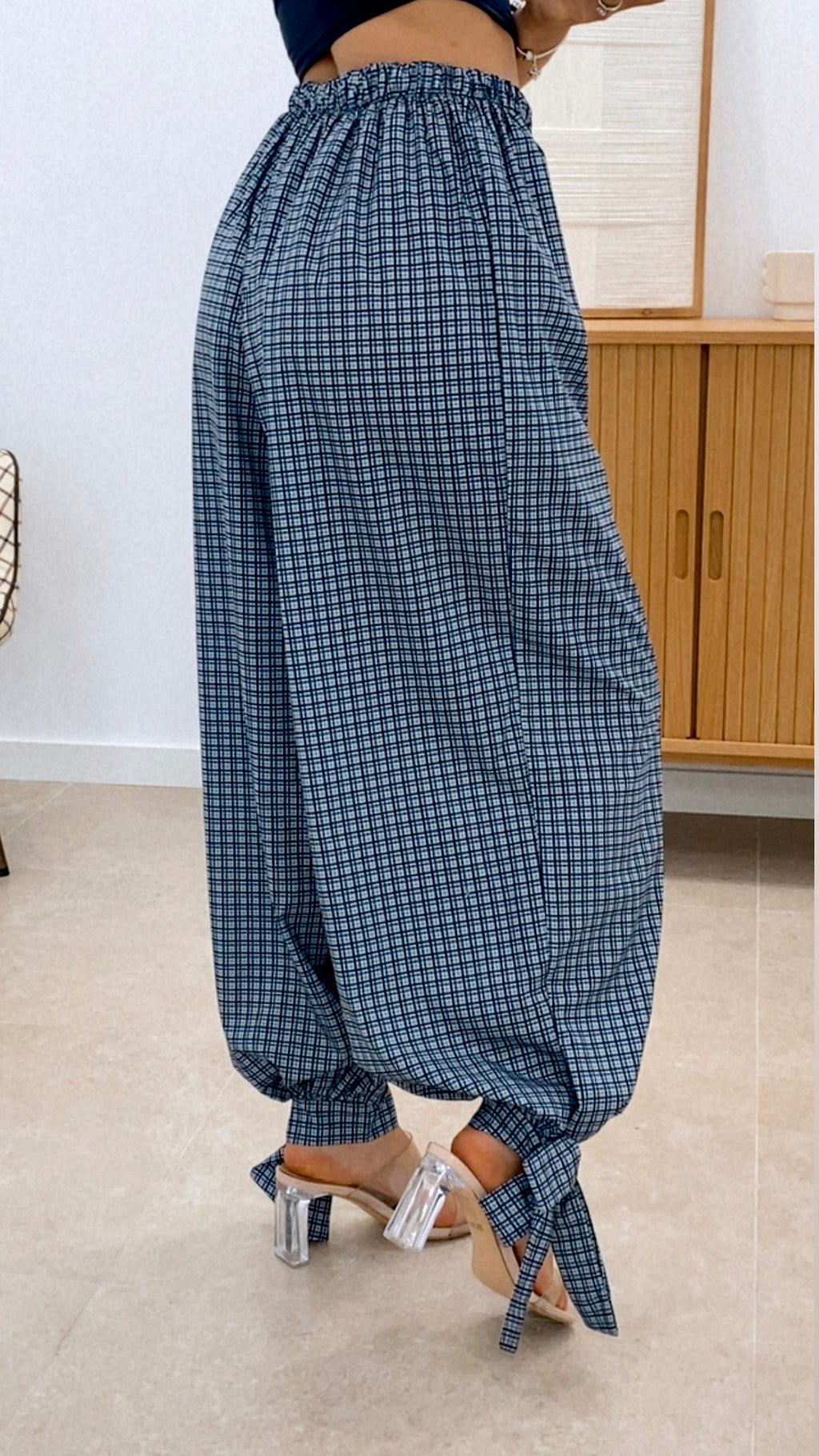 PANTALÓN BAJO LAZO CUADRITOS