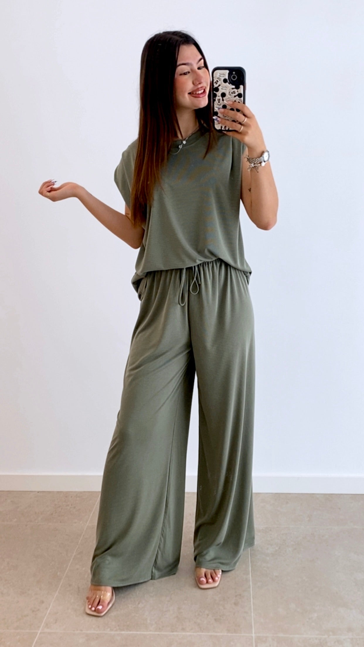 CONJUNTO CAMISETA HOMBRERAS + PANTALÓN