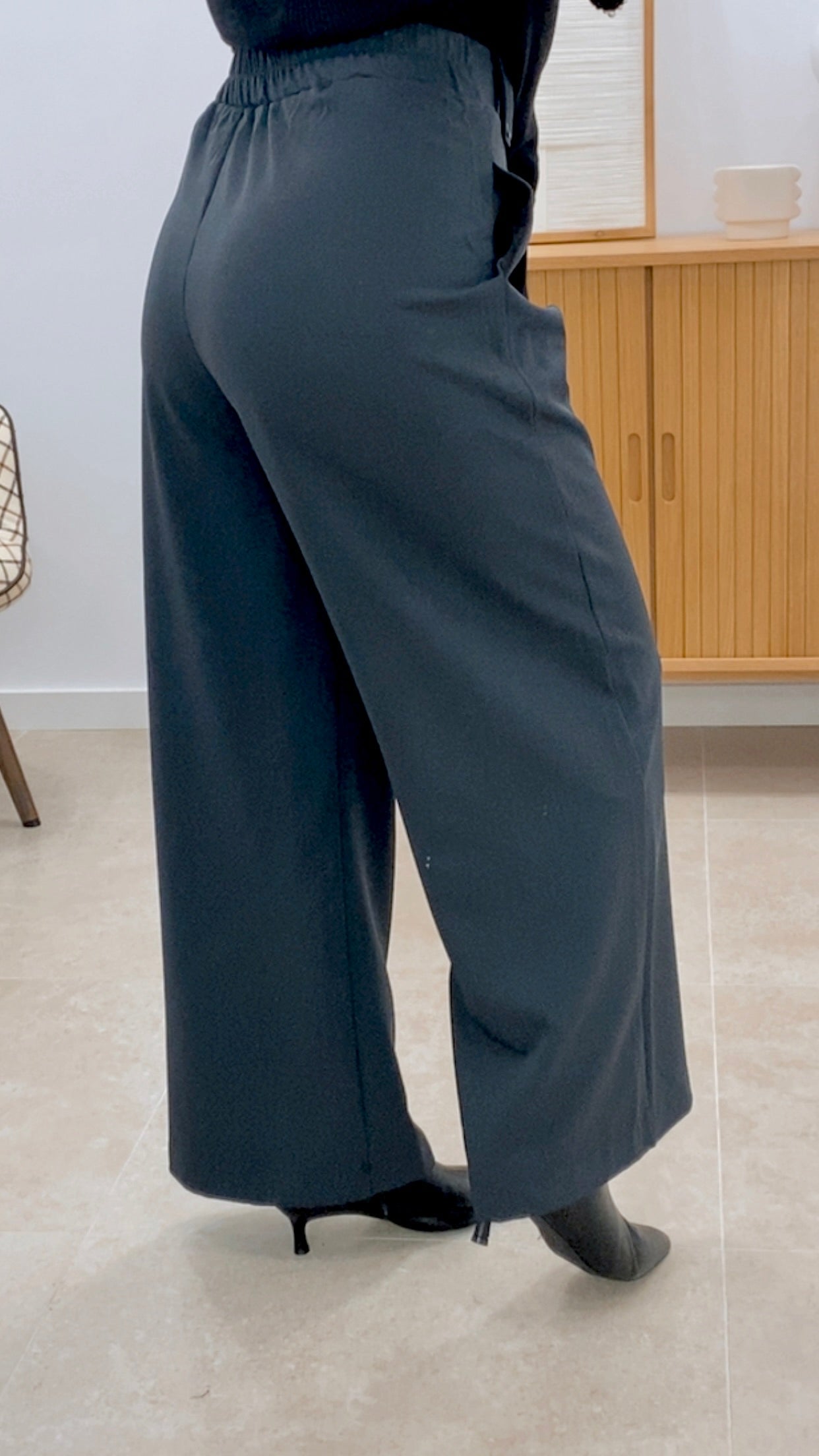 PANTALÓN SOLAPAS