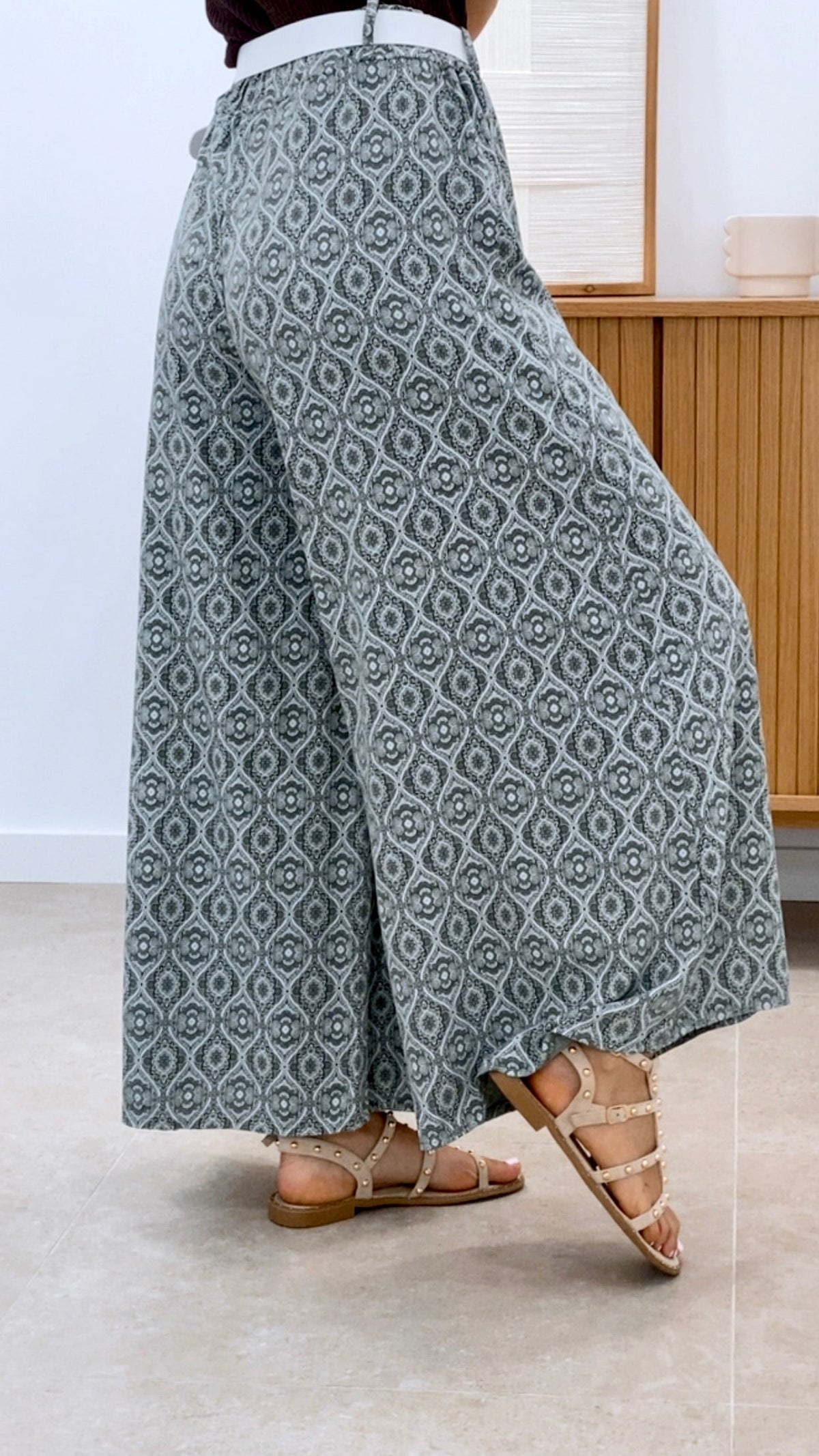 PANTALÓN PALAZZO ESTAMPADO + CINTURÓN