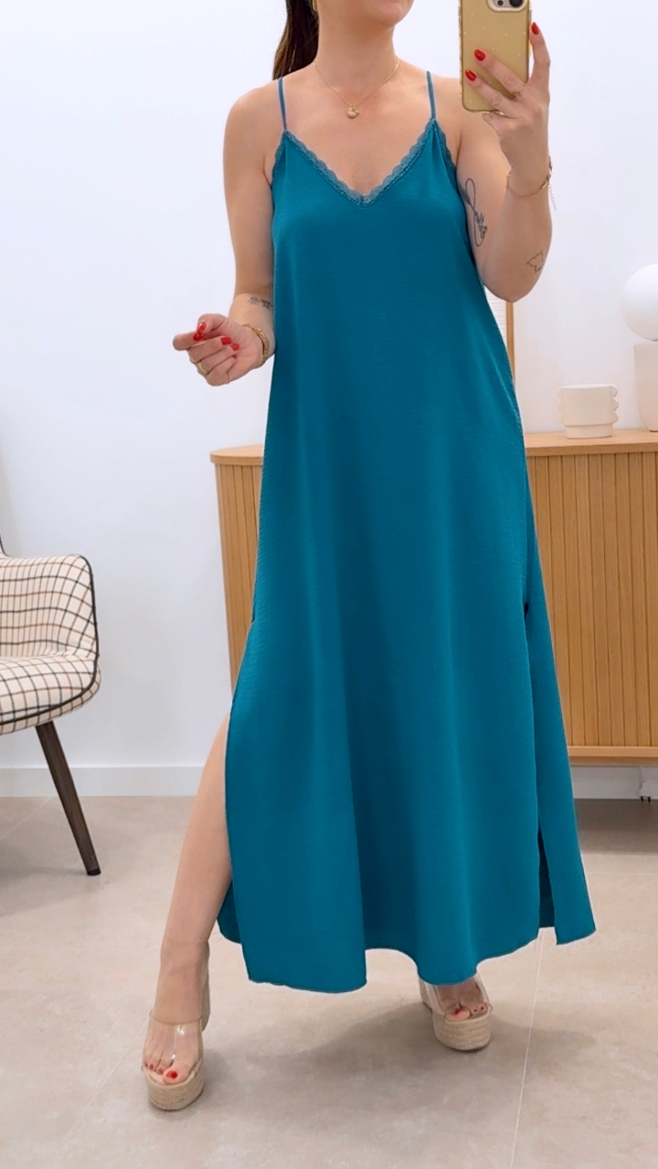 VESTIDO LENCERO