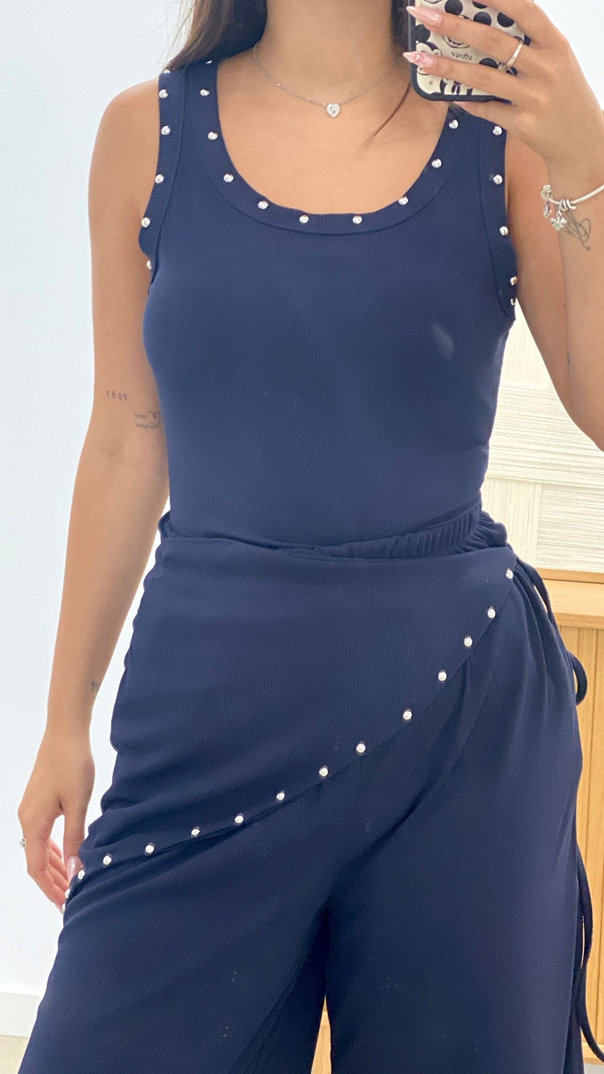 CONJUNTO CAMISETA Y PANTALÓN CON PAÑUELO TACHAS