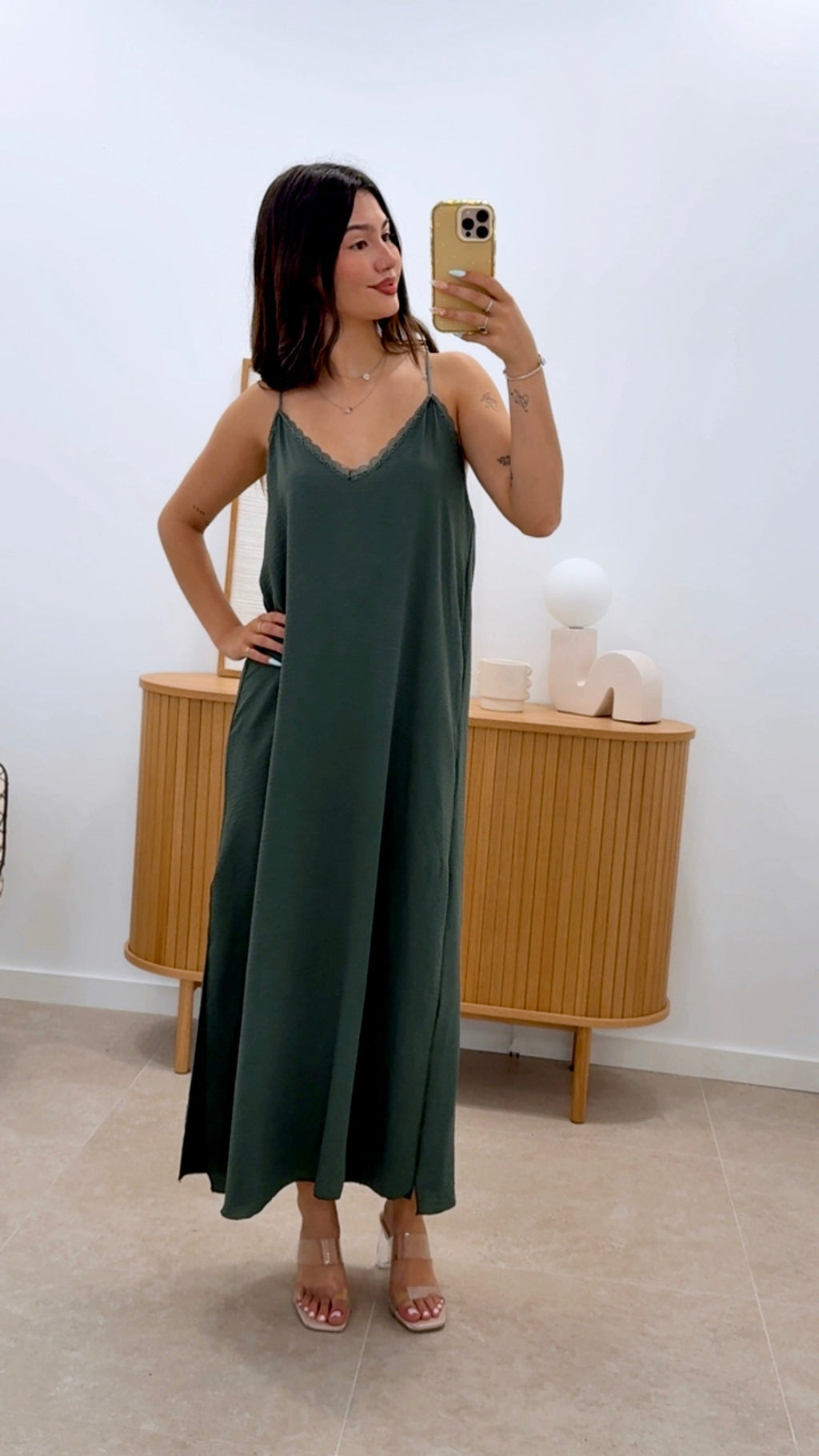 VESTIDO LENCERO