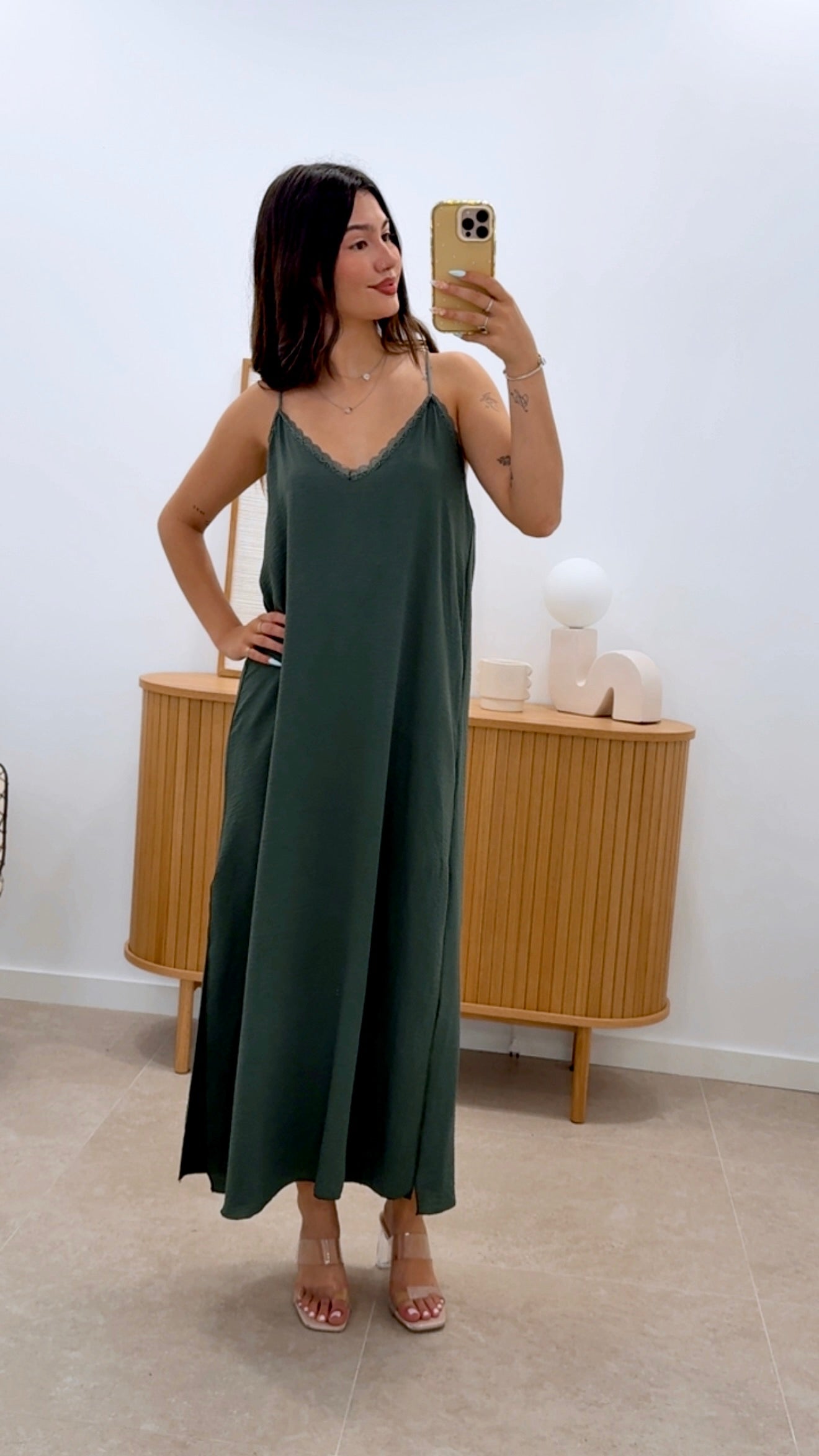 VESTIDO LENCERO